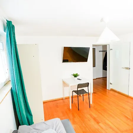 Bege Teamhome Lejlighed *